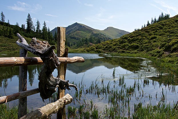 Trögsee mit Rastmöglichkeit