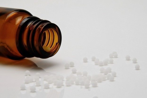 Homöopathie kann Schmerzen lindern