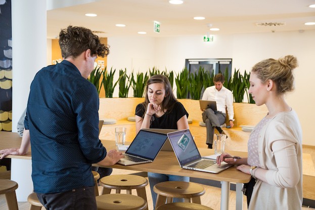 Das Büro bietet viele Anreize für Arbeitnehmer