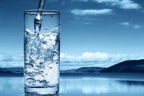 Reines Wasser für ein gesundes Leben - ©eduardkraft by depositphotos