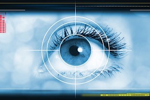 Lasern einer Hornhautverkrümmung - ©Telesh by Depositphotos