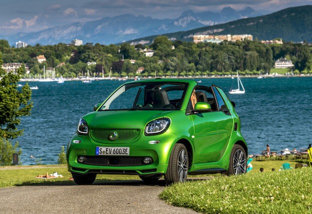 smart fortwo cabrio electric drive; tailormade electric green