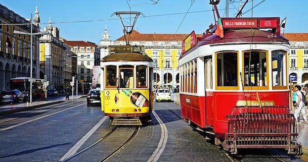 Lissabon entdeckt man per Straßenbahn