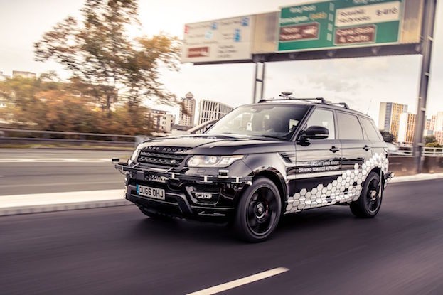 Autonomer Range Rover Sport meistert den Autobahnring von Coventry