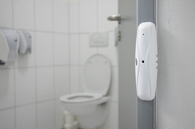 Perfekte WC-Hygiene: Lichtschranken ermitteln Zutrittszahlen, Hygienespender informieren über Abgaben und Füllstände