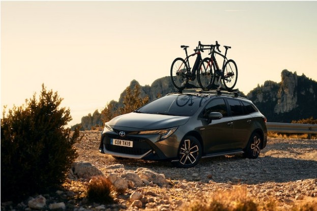 Corolla GR Sport mit exklusiven Design-Merkmalen innen und außen