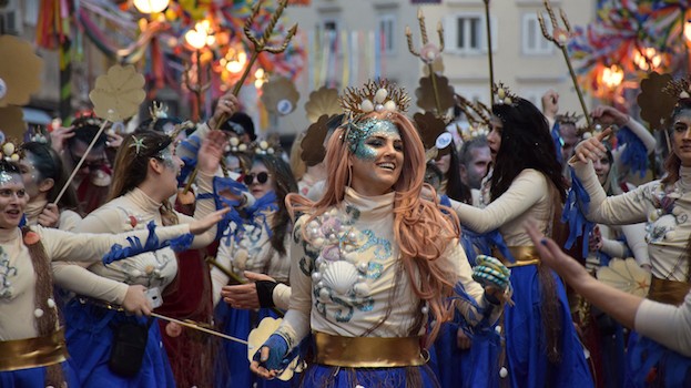 Die Kulturhauptstadt 2020 feiert farbenprächtig Karneval