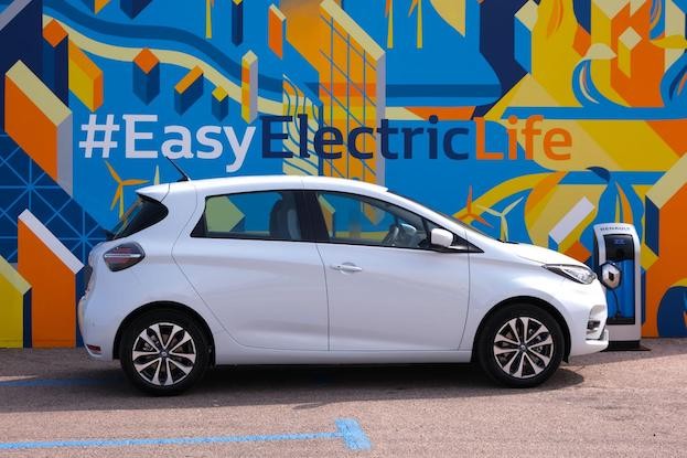 Renault ZOE vor Ladesäule