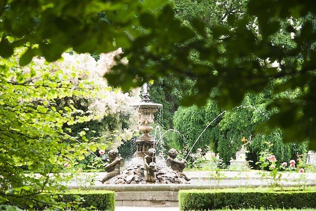 Brunnen im Park von Schloss Kroměříž