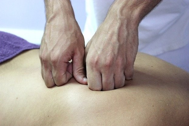 Heilende Hände bei Osteopathie