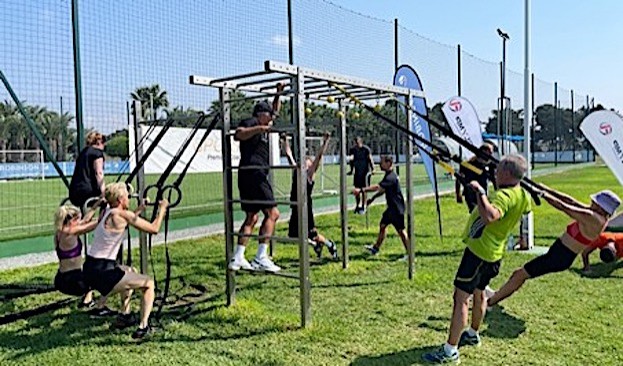 TOLYMP ist ein führender Hersteller von hochwertigen Spiel- und Sportgeräten für den Outdoorbereich