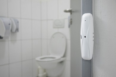 Perfekte WC-Hygiene: Lichtschranken ermitteln Zutrittszahlen, Hygienespender informieren über Abgaben und Füllstände - ©Damian Bonholzer_Hagleitner Hygiene International GmbH