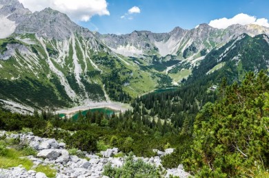 Zu Fuß, mit Bahn oder Bus: Die Zugspitz Region lässt sich auch ohne Auto erkunden
 - ©Zugspitz Region, Erika Spengler