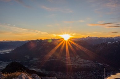 Aurora - Morgenröte über den Bergen - ©Pixaba